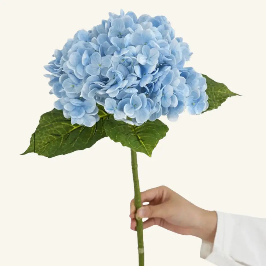 Bouquet de Hortensia Bleu Ciel artificiel bleu clair avec feuilles vertes