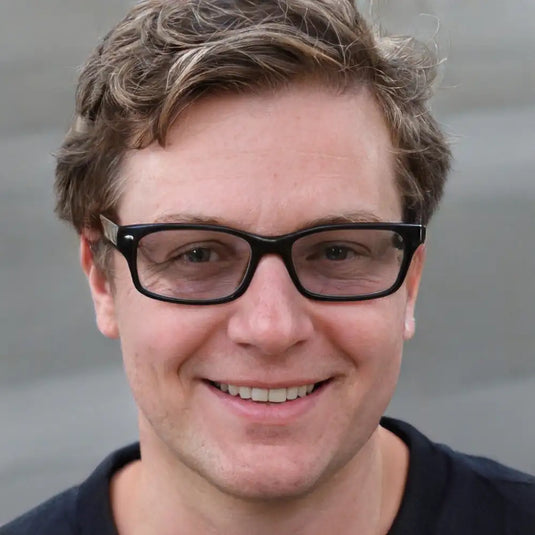 Lunettes rectangulaires à monture noire avec un design élégant et moderne.